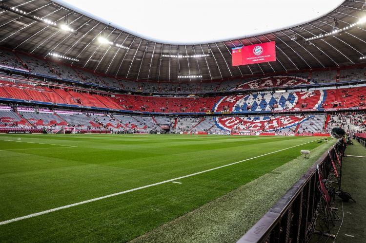 德媒：拜仁vs莱比锡比赛上半场尾声，看台一度出现紧急医疗情况