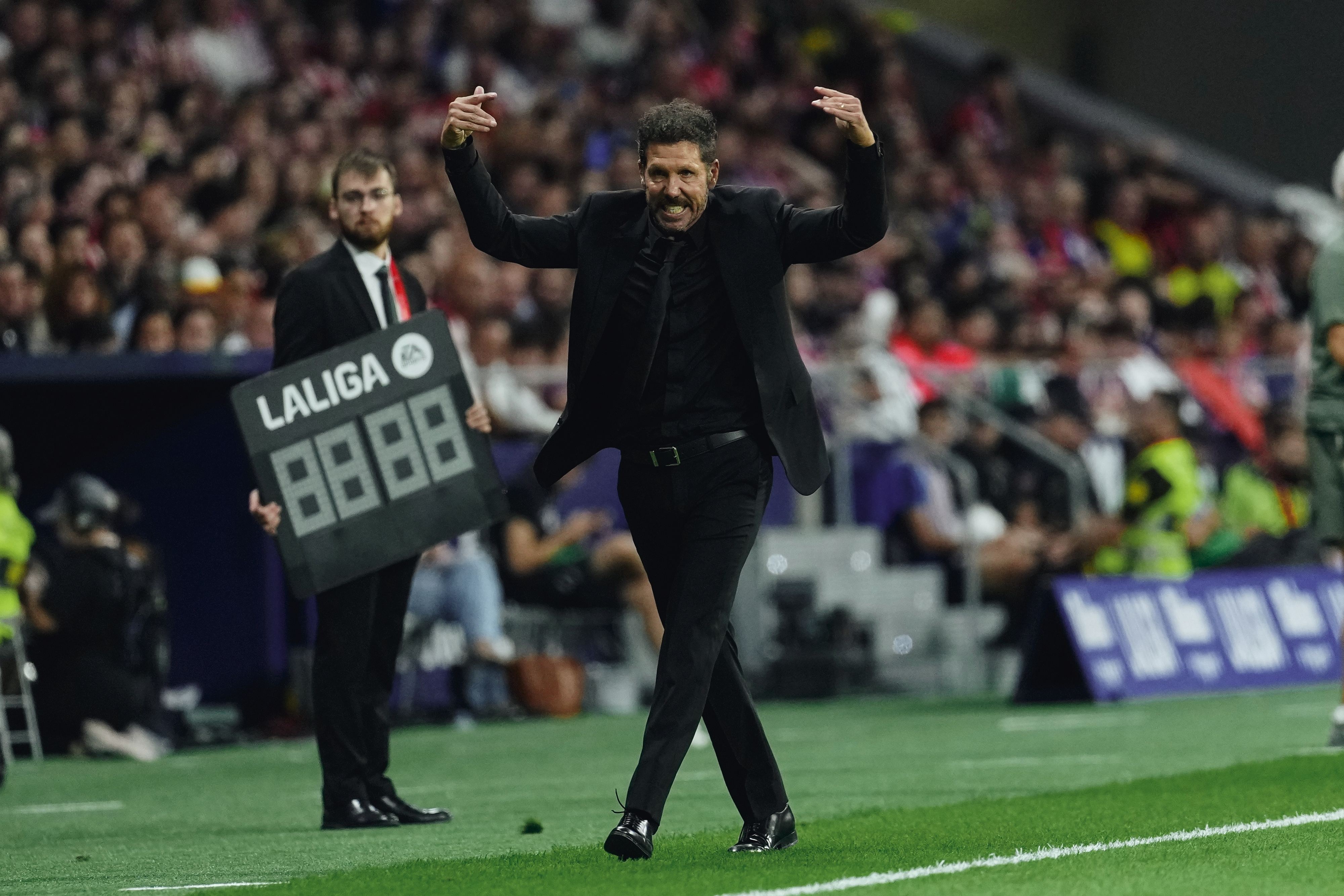 阿斯：西蒙尼的新战术奏效了，马竞以极高的节奏和震撼力碾压巴萨