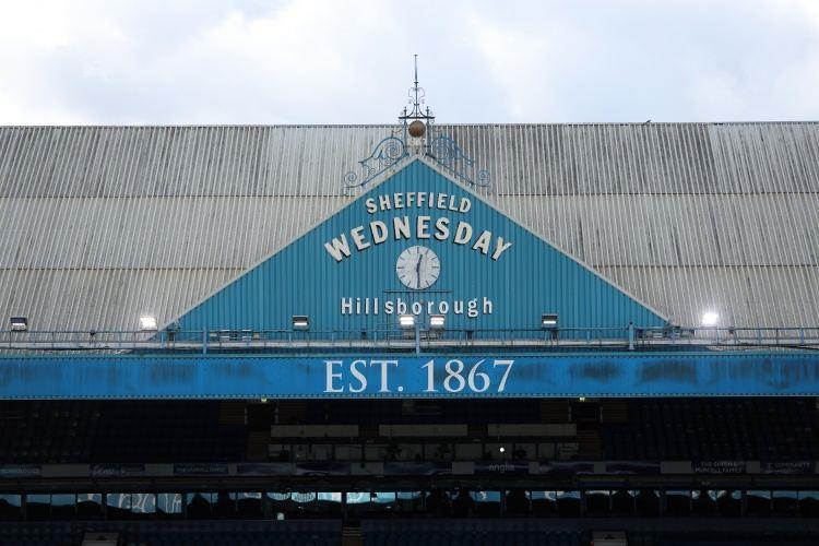 邮报：谢周三和米尔沃尔球迷冲突，一名谢周三球迷耳朵被咬要缝针