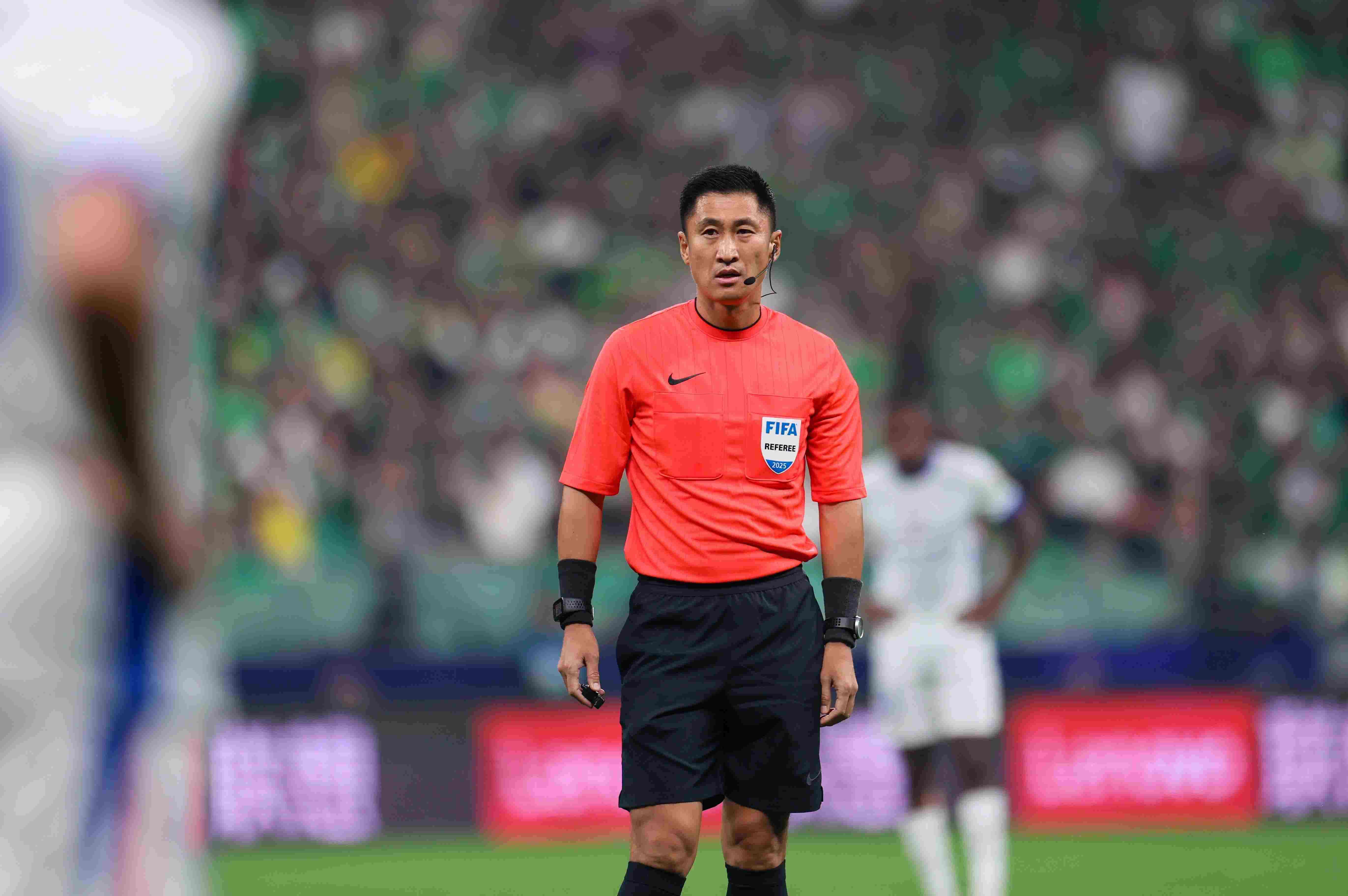 北青：中国裁判组今夜吹亚冠，马宁连续4年无法与家人共进年夜饭