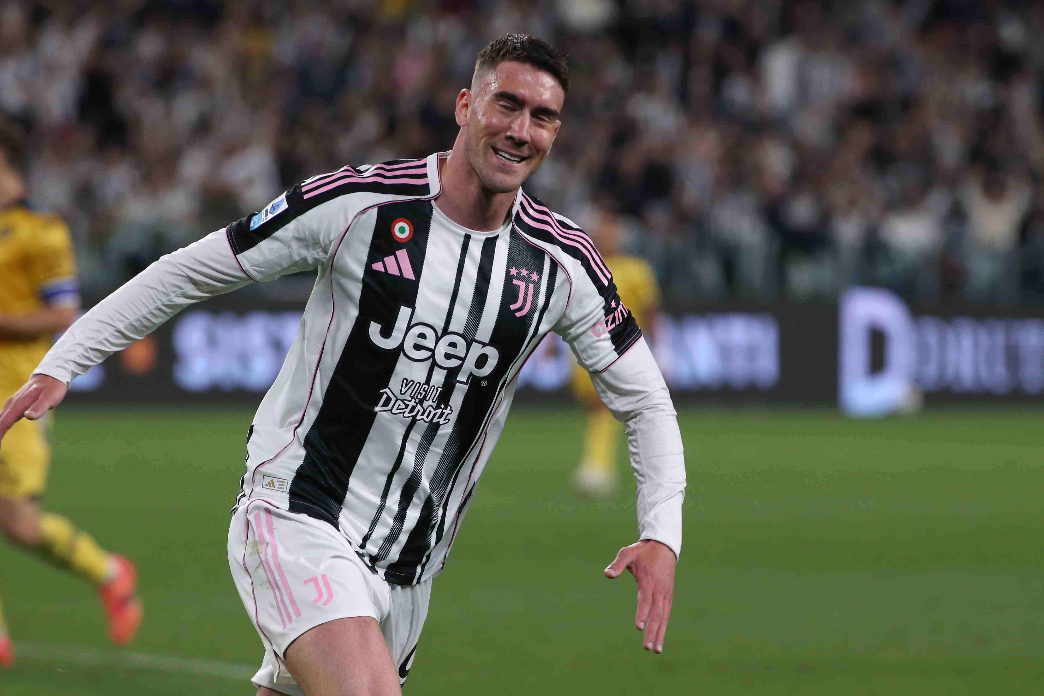 意甲各队顶薪球员：弗拉霍维奇2220万欧税前年薪，劳塔罗1660万