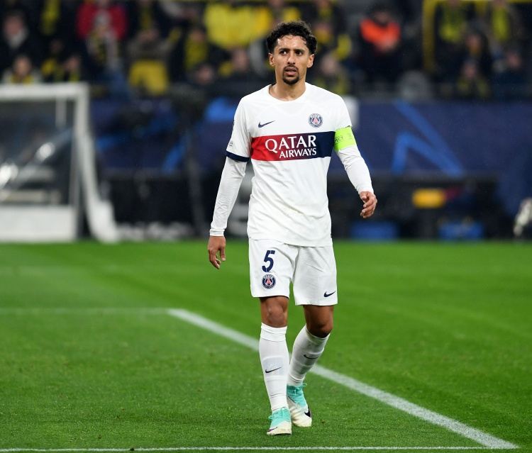 队报：马尔基尼奥斯支持登贝莱批评队友，认为球队最近不够谦逊