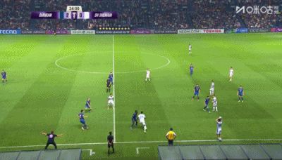 错失良机！盖伊绝佳机会打门被封堵 随后米内罗疑似受伤被换下