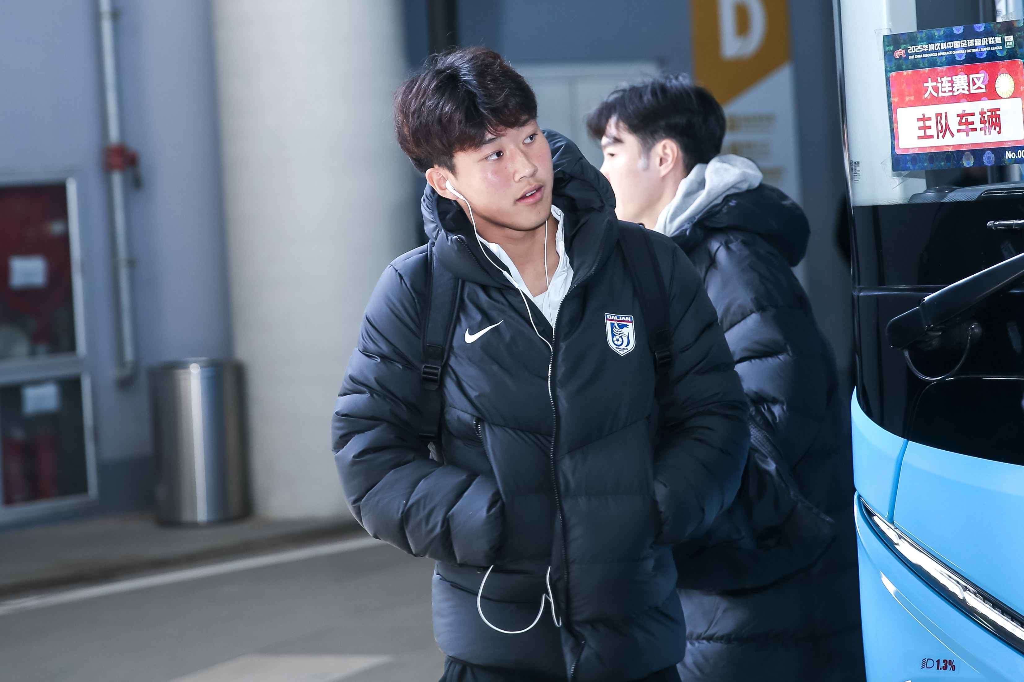 博主：如果杨铭锐留洋无法成行，将毫无争议进入英博一线队大名单