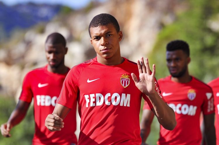 如今已超400球！十年前的今天：17岁姆巴佩攻入职业生涯处子球