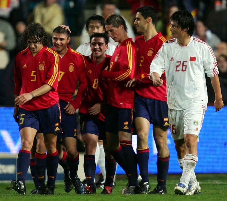 不踢国足！马卡：中国队曾提出比赛意向，但西班牙最终选择伊拉克