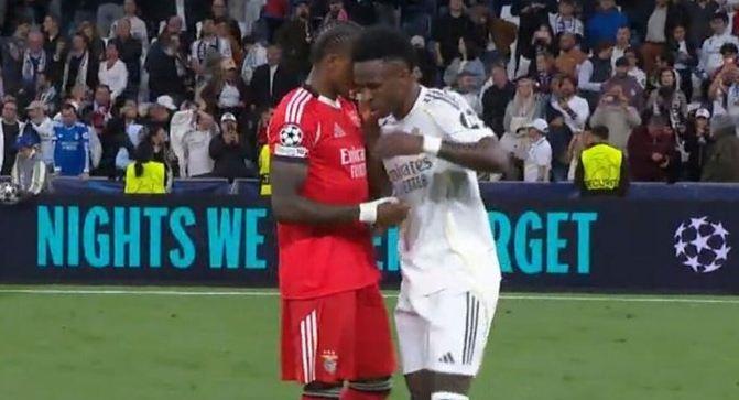 球报：卡布拉尔与维尼修斯谈好交换球衣，但思考之后最终没有换