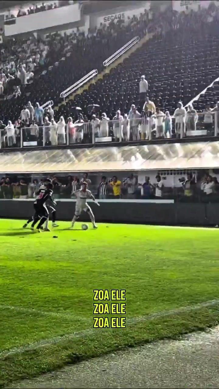 撞飞数米！内马尔被冲撞倒地当场暴怒，对手声称跑太快刹不住了