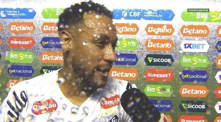 内马尔：上周说我一无是处该退役，今天就说我得去世界杯 穿10号