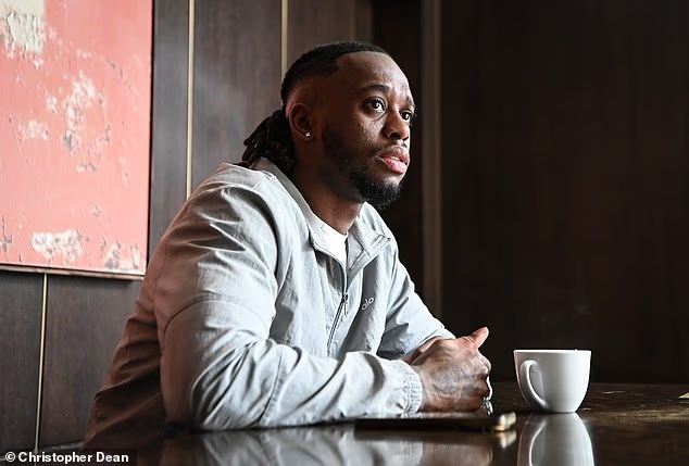 无法理解！万-比萨卡：滕哈赫刚来就说要弃用我，我要走他又不让