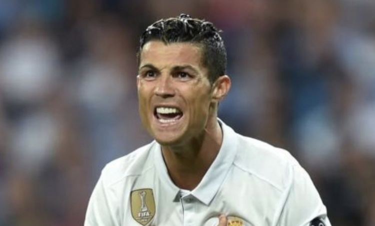 莱万特旧将：我过去曾无意肘击C罗，媒体却几乎要把我关进监狱