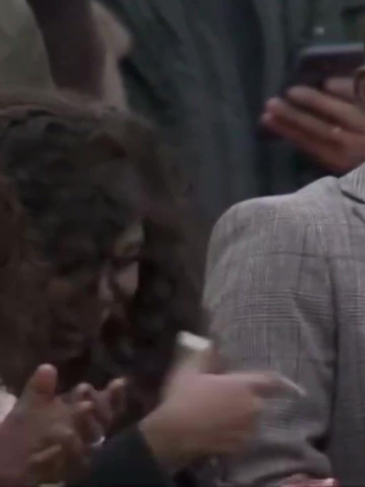 望子成龙18岁亚马尔西甲戴帽，母亲现场见证激动庆祝