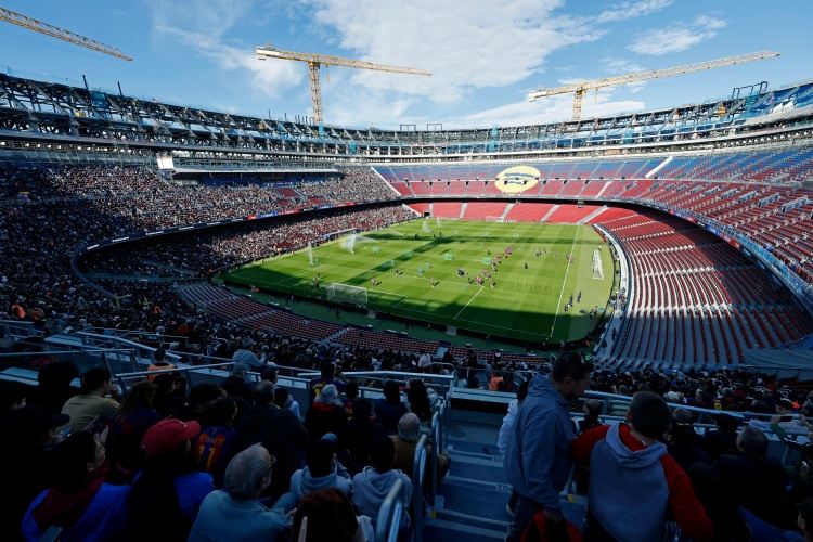 每体：巴萨备战国王杯次回合，700名助威团球迷将回归诺坎普