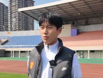 向余望：新赛季期待在更高舞台打出我们水平，目标能帮助到球队