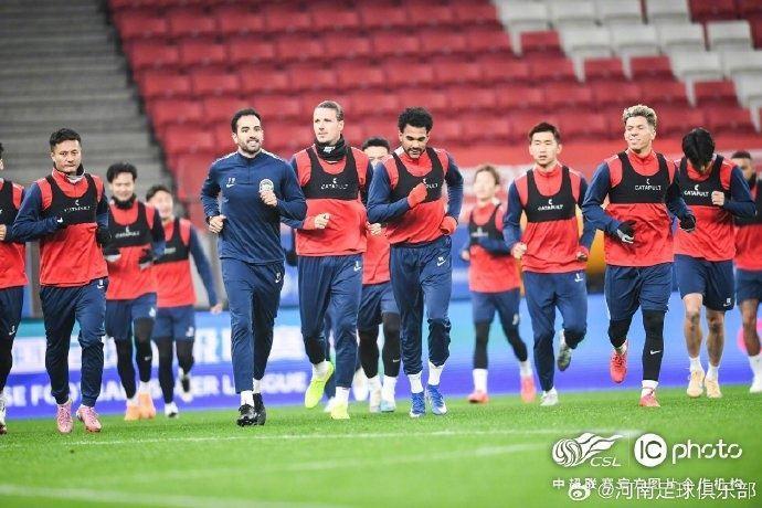 【图集】2026怡宝中超联赛第1轮，河南俱乐部彩陶坊赛前踩场