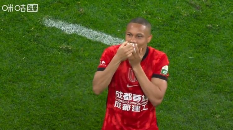 梅开二度助蓉城开门红！官方：韦林顿·席尔瓦当选本场最佳球员