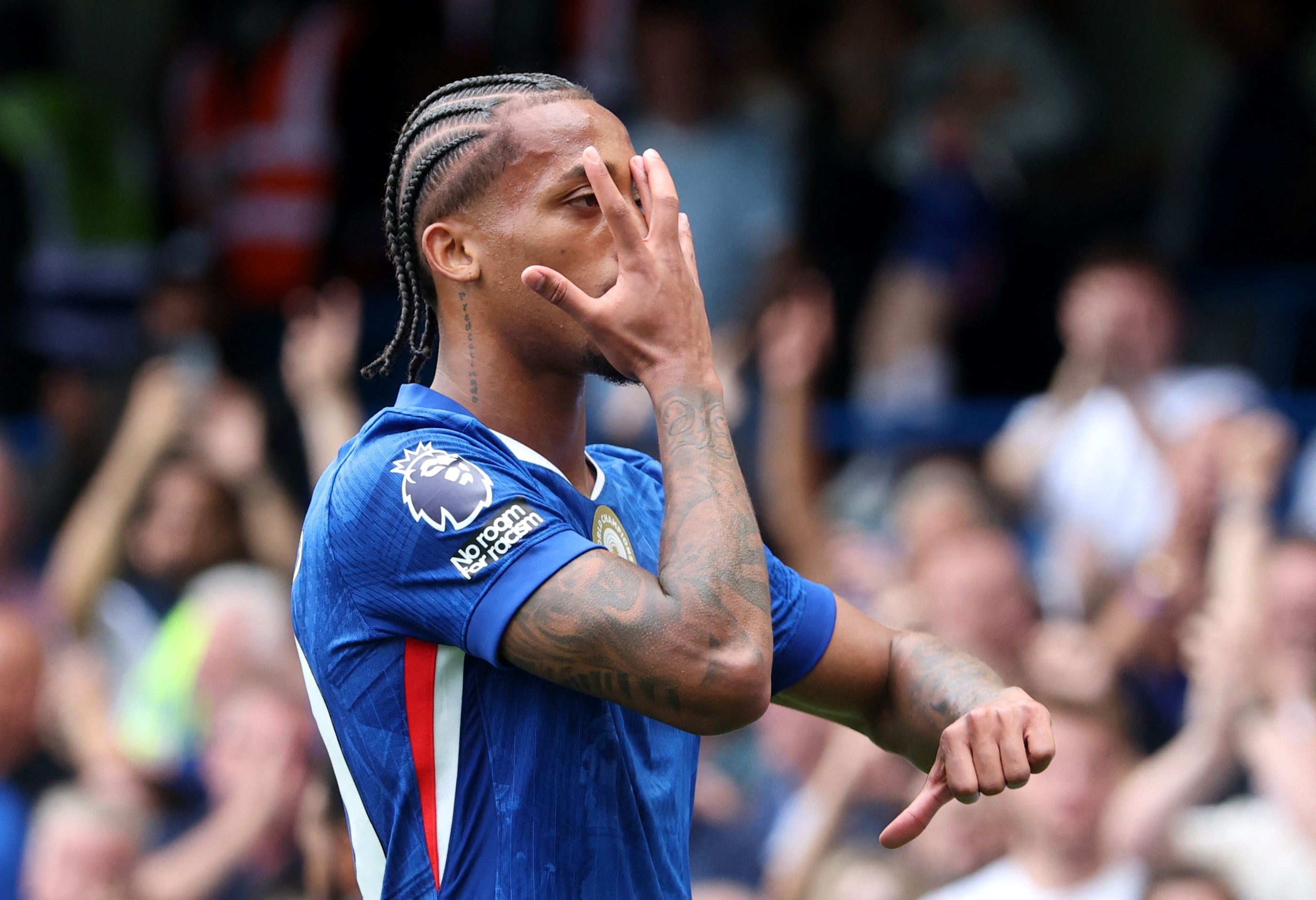 英超首次戴帽！官方：若昂·佩德罗当选球迷评选联赛周最佳球员