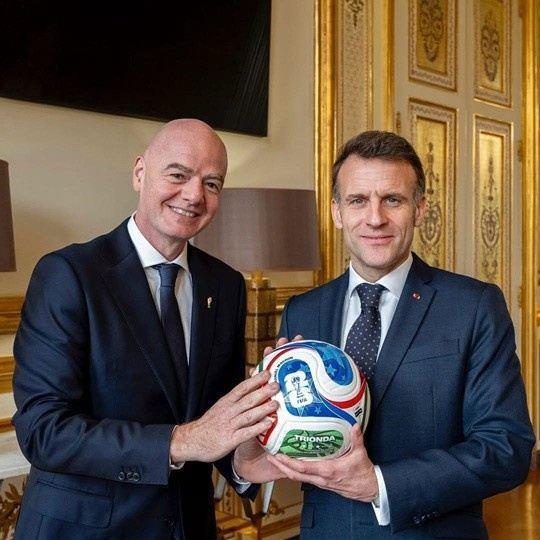 法媒：因凡蒂诺来到巴黎和法国总统马克龙会面，德约卡夫陪同