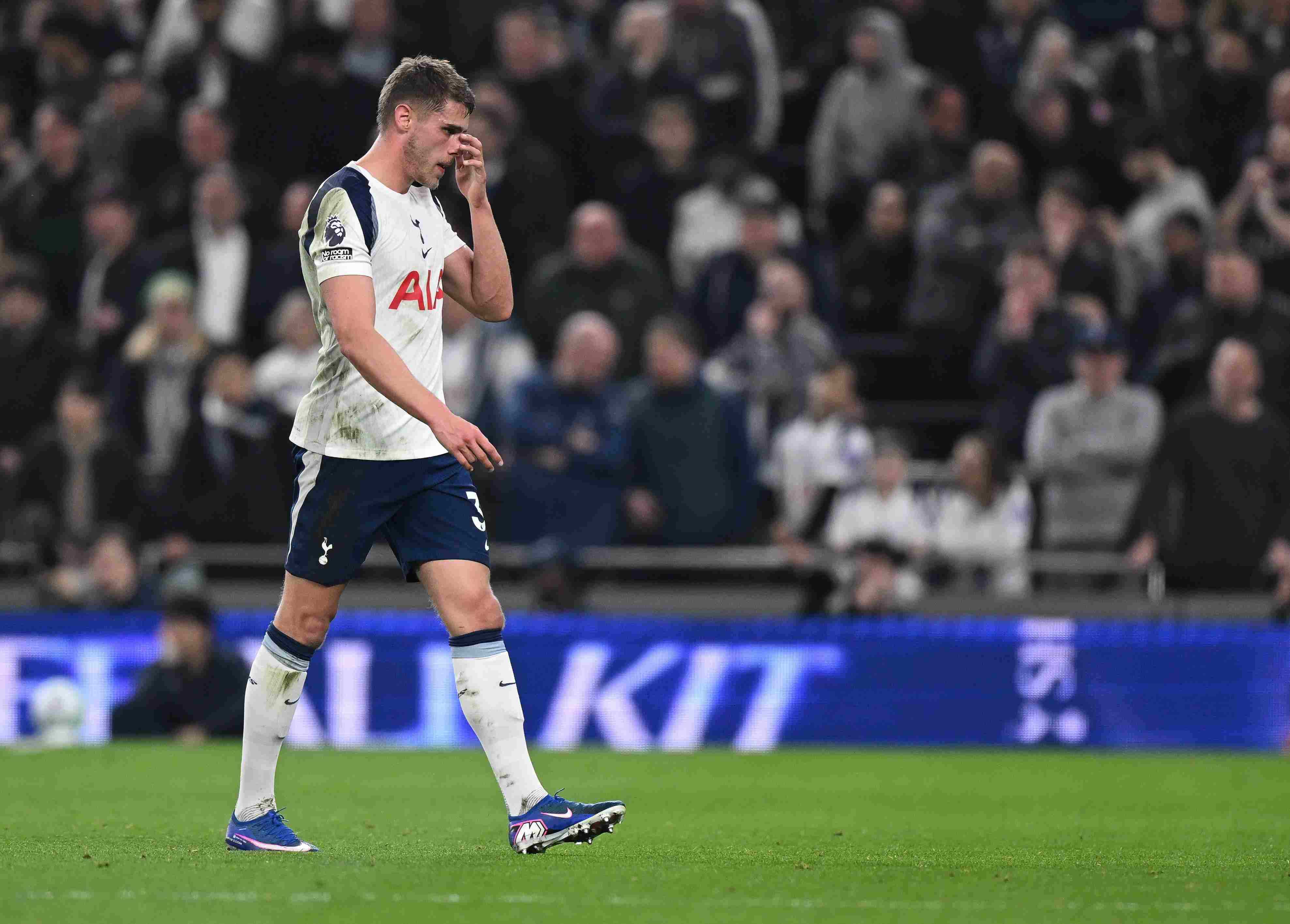 镜报：若热刺降级，曼联可能关注麦迪逊库卢，利物浦可能追范德芬