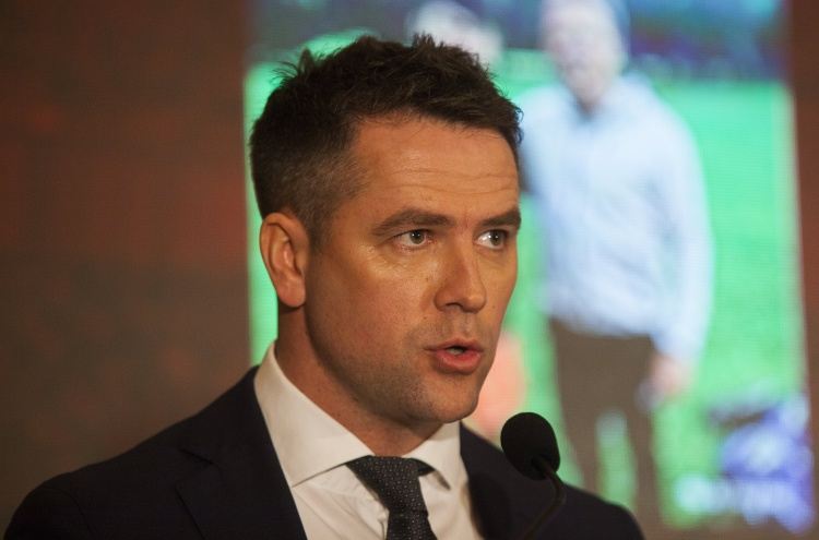 欧文：恩古莫哈左右两边都能突破，这让对手很难预测