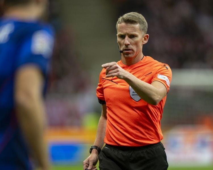 巴黎vs切尔西首回合裁判：西班牙裁判亚历杭德罗·埃尔南德斯执法