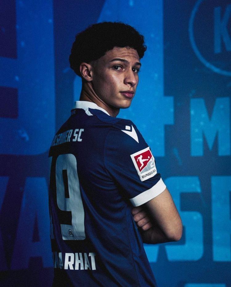 德媒：拜仁关注19岁前锋法哈特，卡尔斯鲁厄想要1000万到1200万欧