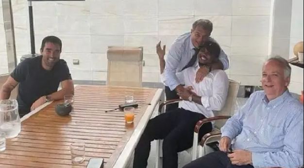 被认为是巴萨背后影舞者！每体介绍埃切瓦里亚：不领钱但权力大