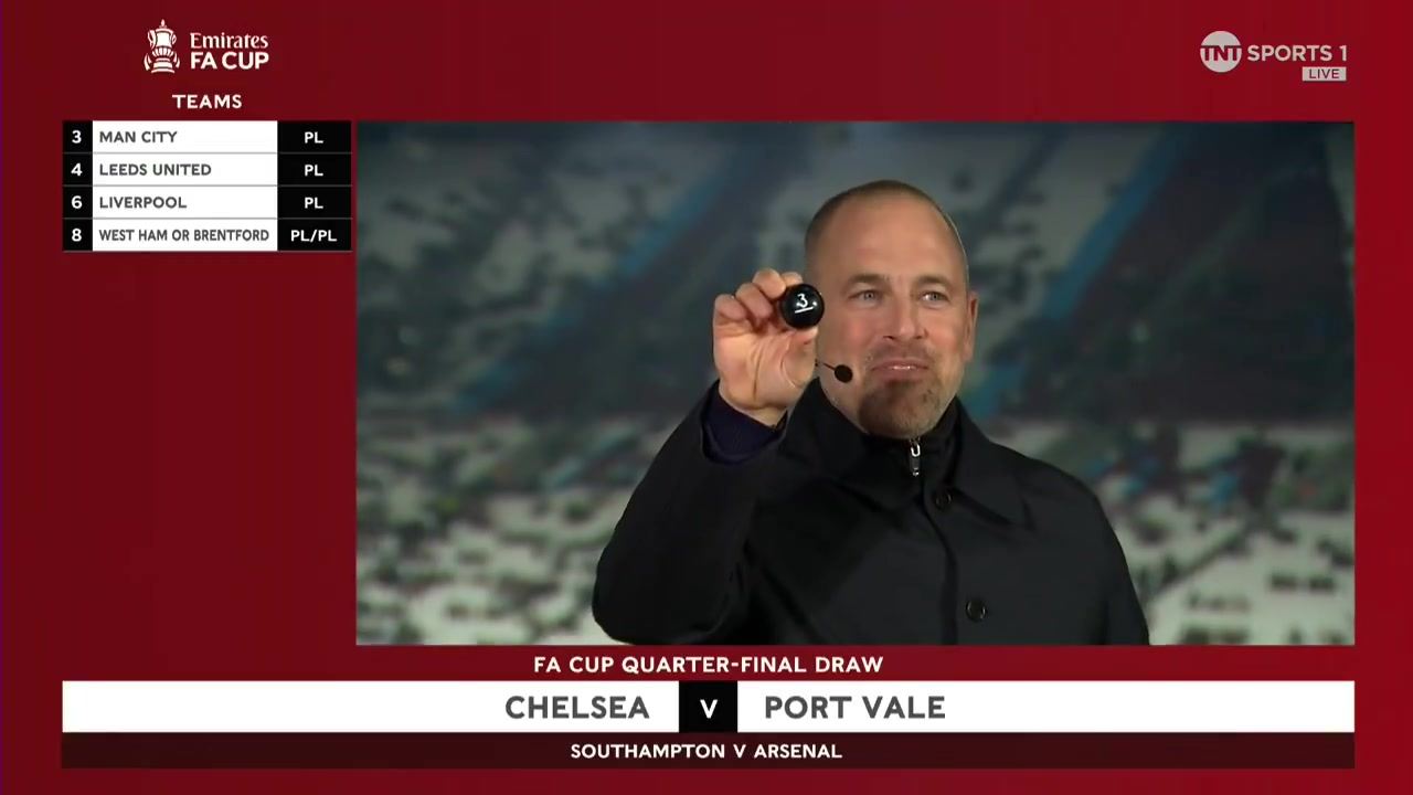 笑嘻了！足总杯抽签嘉宾乔哈特亲手为曼城抽到利物浦后直呼：耶！