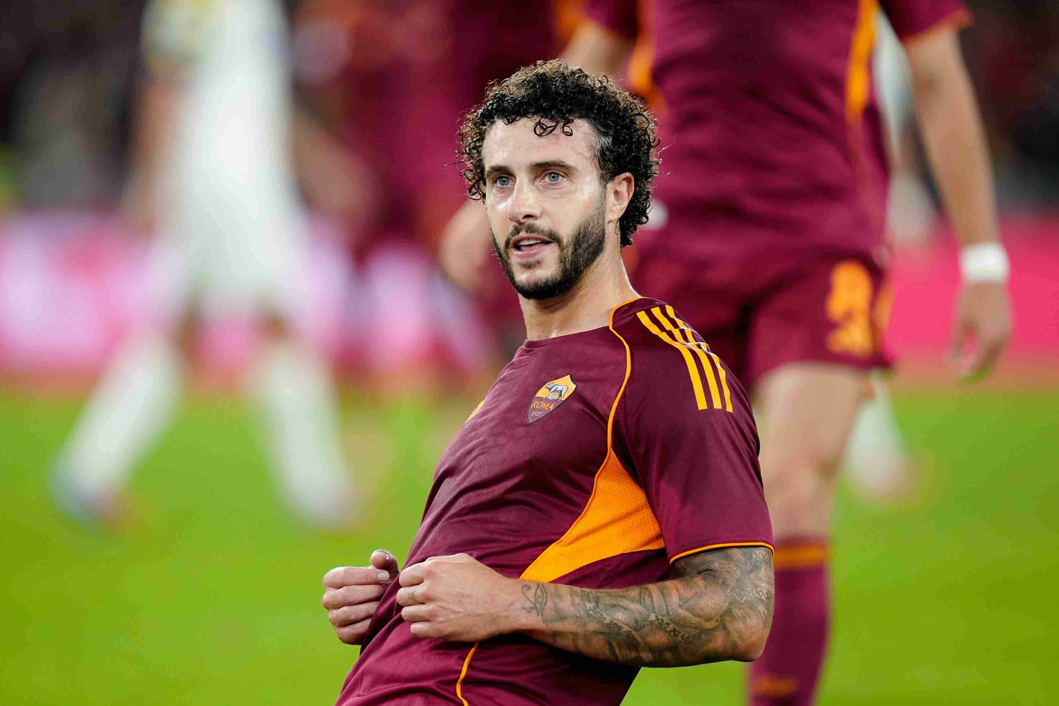 记者：埃尔莫索本周一参加罗马全队合练，苏莱开始回训练场训练