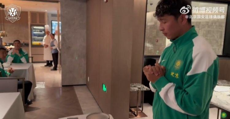 祝我们的球员阿不都海米提和工作人员纪程生日快乐！