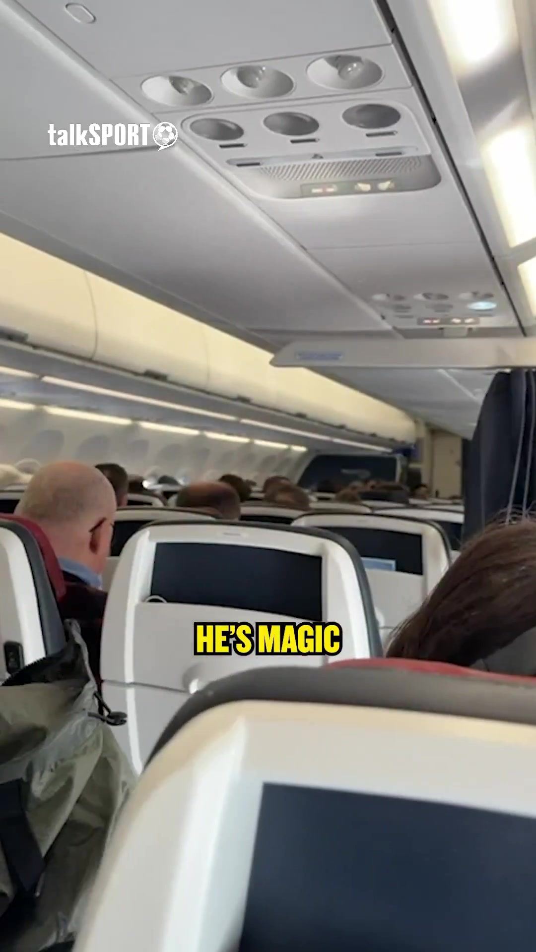 波切蒂诺去马德里观战热刺vs马竞，同机乘客高唱波切蒂诺之歌