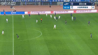 天秀！绍尔后场启动人球分过连过3人 不看人传球，贝维斯打门被扑