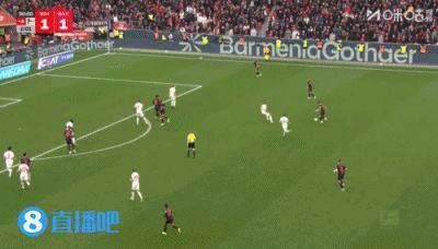 补时第3分钟，霍夫曼绝杀被吹越位，九人拜仁仍1-1勒沃库森
