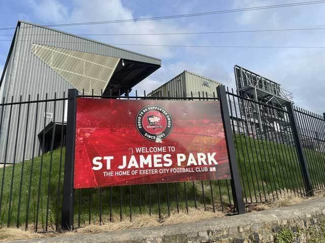 英甲队主场也叫圣詹姆斯公园，巴萨球迷导航错误最后被送一张门票