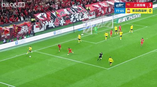 油箱还有油！武磊禁区迎球轻巧推射破门，替补登场8分钟2球