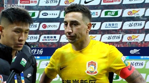 戴维森：我们上半场踢得很好，下半场注意力不集中 失误被进球