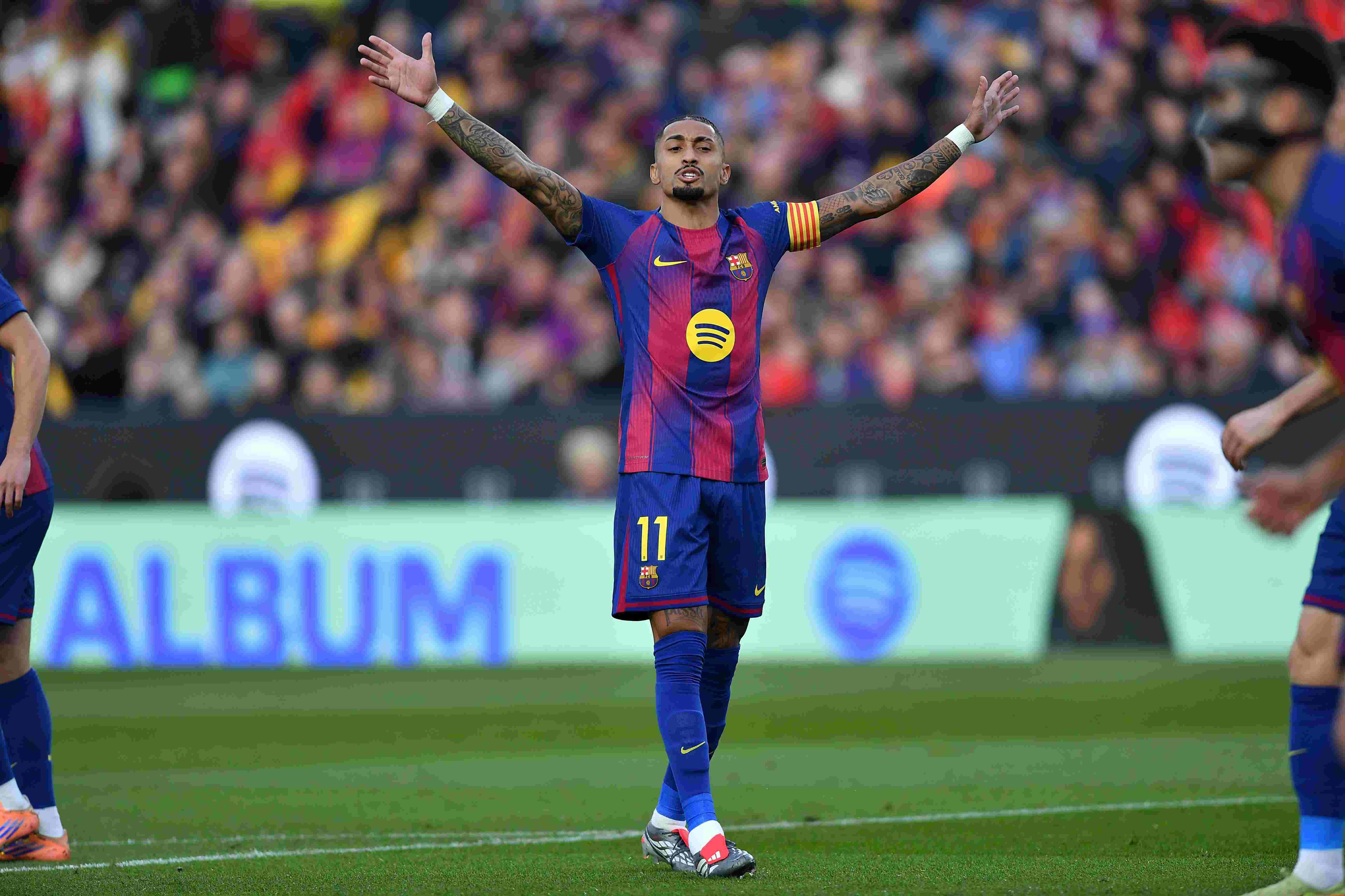 拉菲尼亚上演职业生涯第3次帽子戏法，此前2次也都代表巴萨