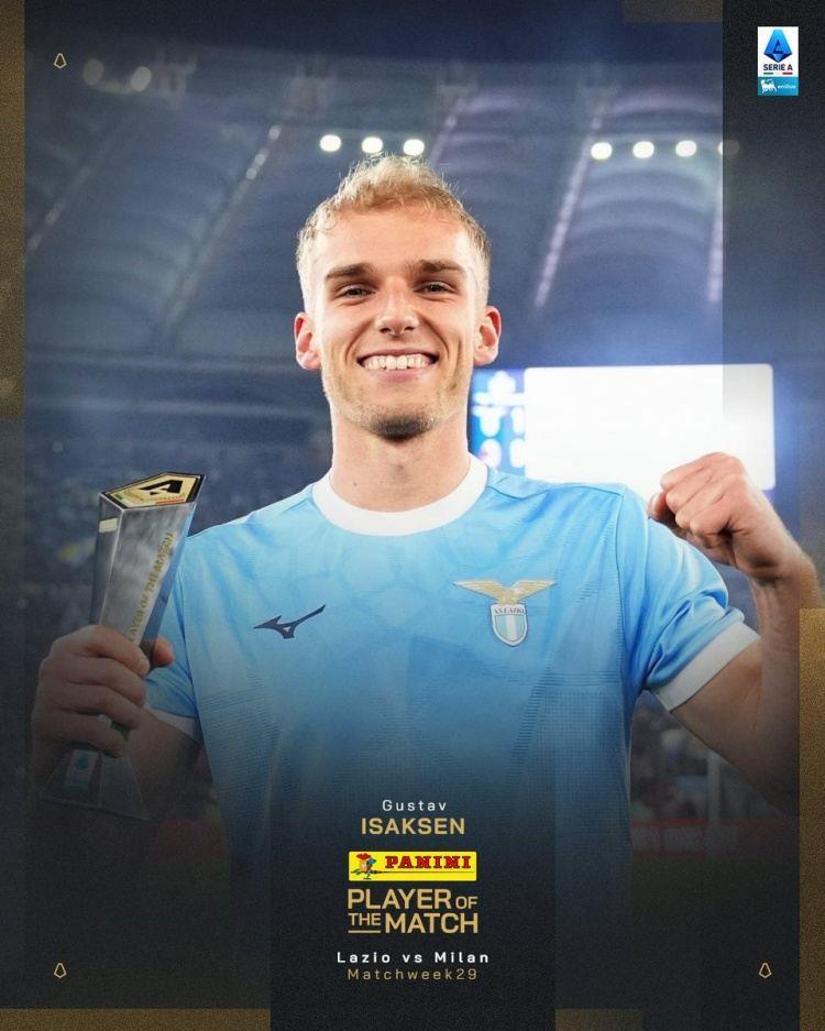 伊萨克森：主场球迷气氛令人难以置信，很高兴得到全队的拥抱祝贺