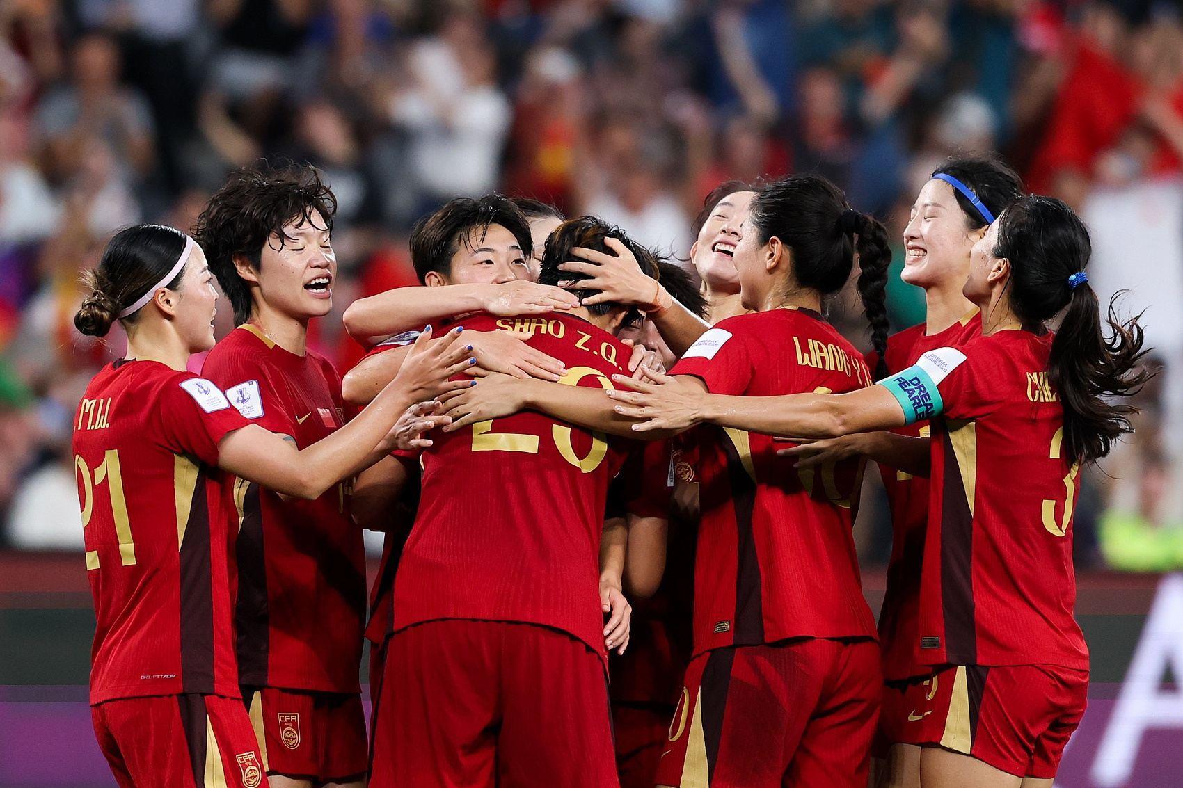 中国女足首发变化：轮换6人，门将彭诗梦继续先发，张琳艳出战