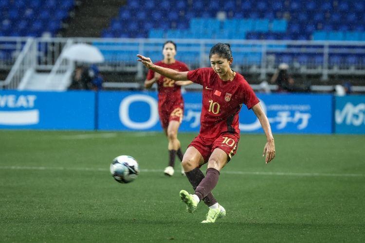 足球报：王妍雯有望顶替王霜出场，中国女足目标还是踢六场