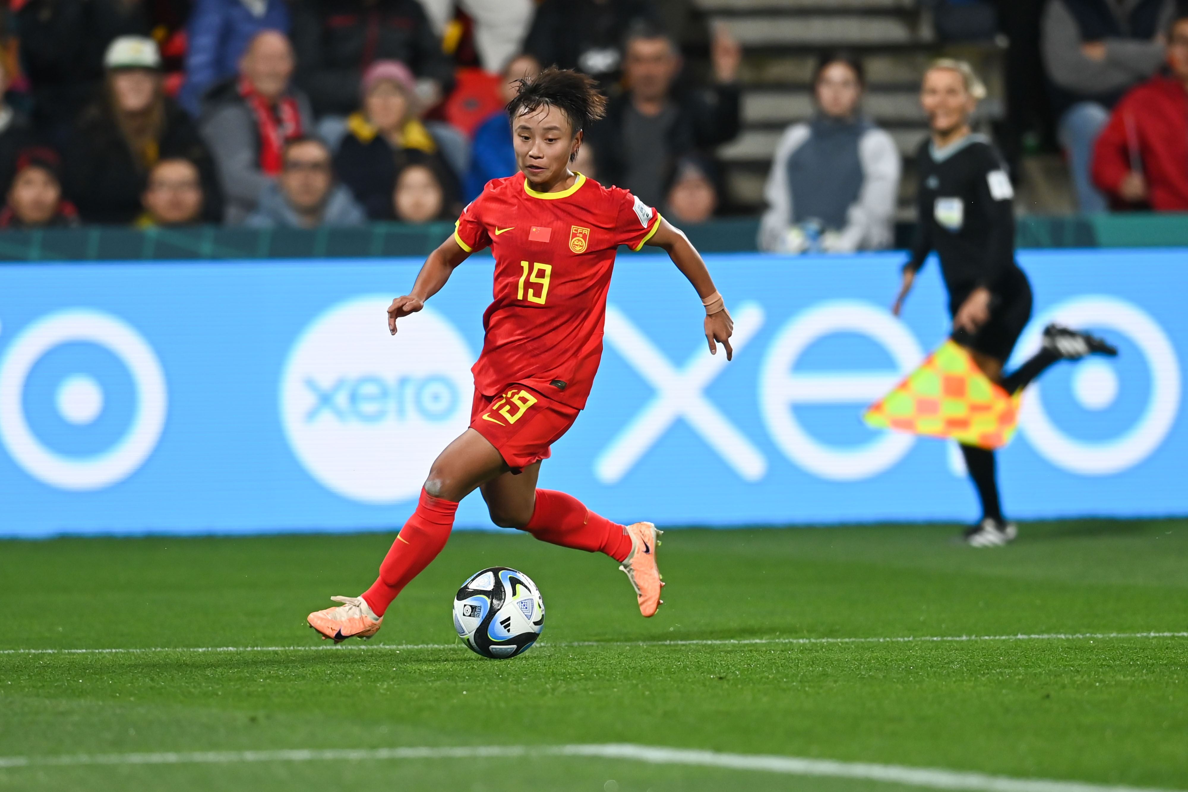 造点 亲自主罚命中，张琳艳打入个人本届女足亚洲杯首球