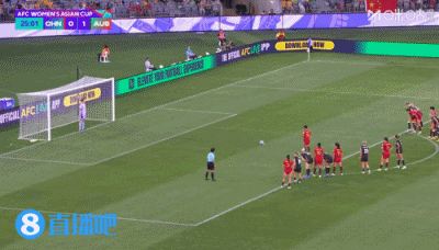 中国女足1-1扳平！张琳艳晃过门将被扑倒造黄点，亲自主罚命中！