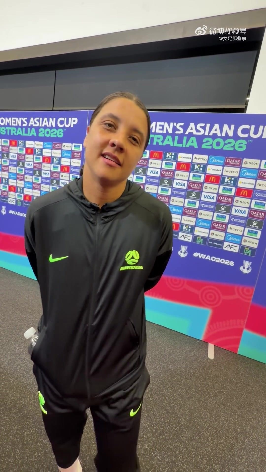 与邵子钦换球衣！科尔：确信她是未来之星，很高兴她说她仰望着我