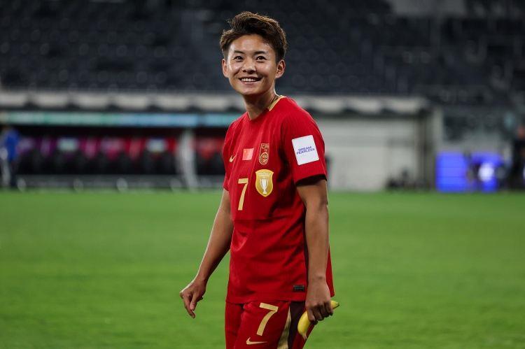 沪媒：王霜停赛对中国女足影响不小，下一个“王霜”何时出现？
