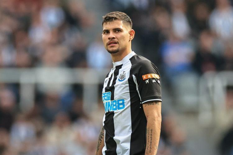 英媒：曼联在和纽卡谈8000万欧签吉马良斯，卡塞米罗亲自推荐