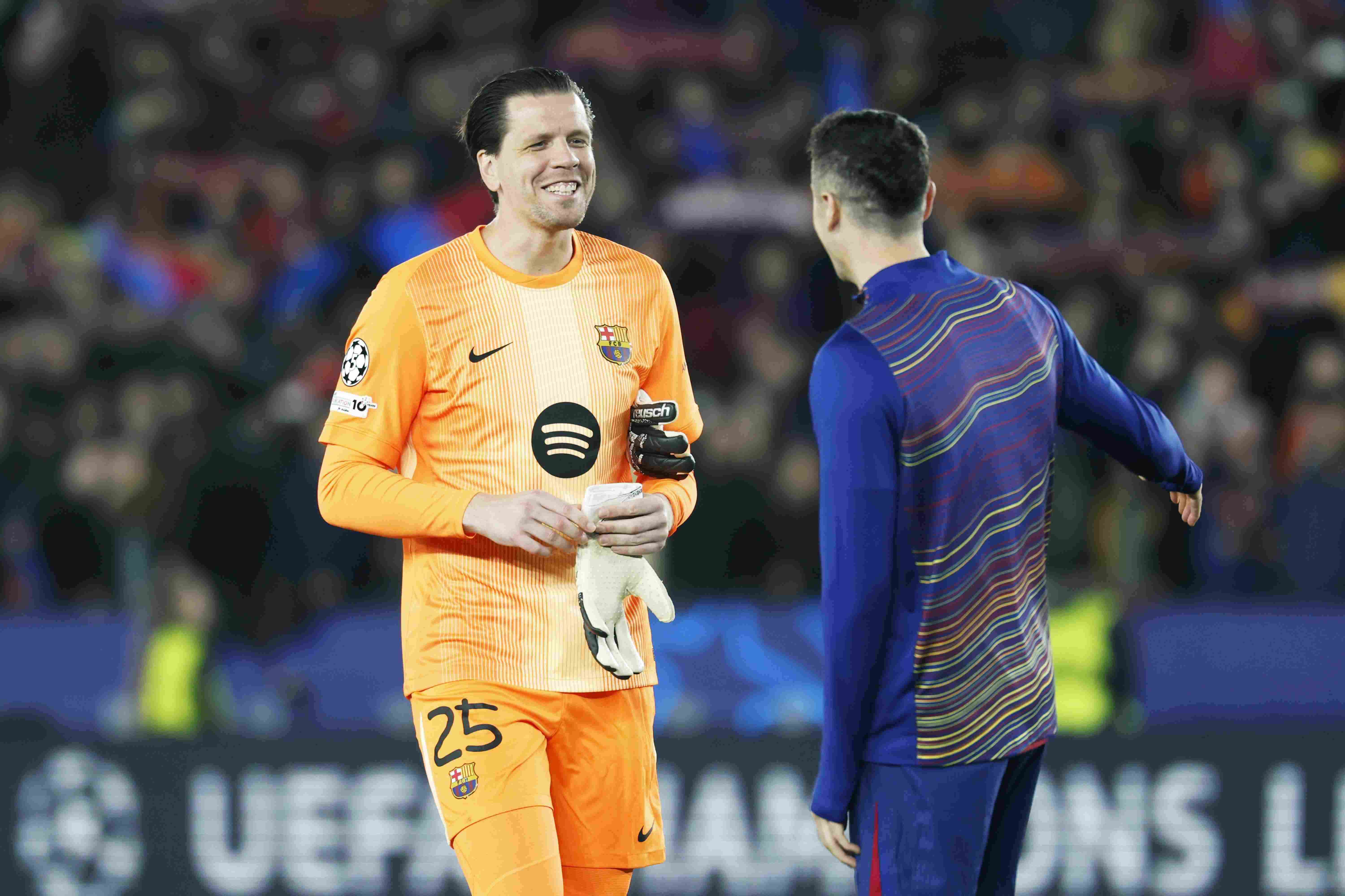 退役后救火！35岁什琴斯尼创纪录，成诺坎普首秀最年长巴萨球员