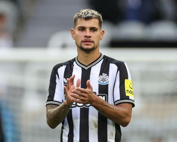 记者：纽卡和吉马良斯有君子协定，若无缘欧冠允许他联系其他球队