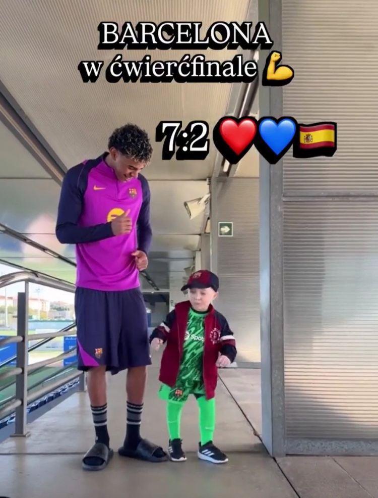 每体：波兰10岁小球迷患有骨骼生长障碍，亚马尔3C亲切探望并互动