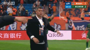 2场3球！王钰栋晃过门将左脚推射空门 模仿姆巴佩庆祝，本场双响