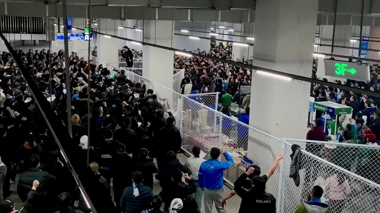 大连北看台晒球迷赛前热身视频：足球城的名字永不可替代